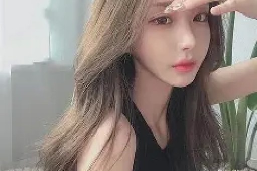 薛之谦演唱会成吃瓜现场！美女粉丝疑出轨富豪大哥遭正宫男友抓包